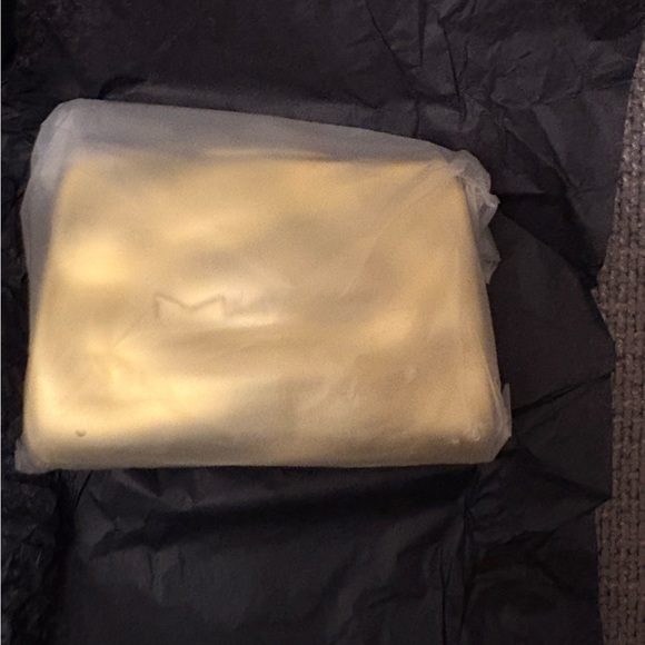 MAC Gold Standard 5 Matte full size Lipstick Kit – Limited Edition - Picture 10 of 13